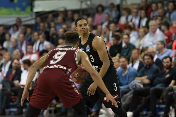 在逆境中坚 在逆境中坚