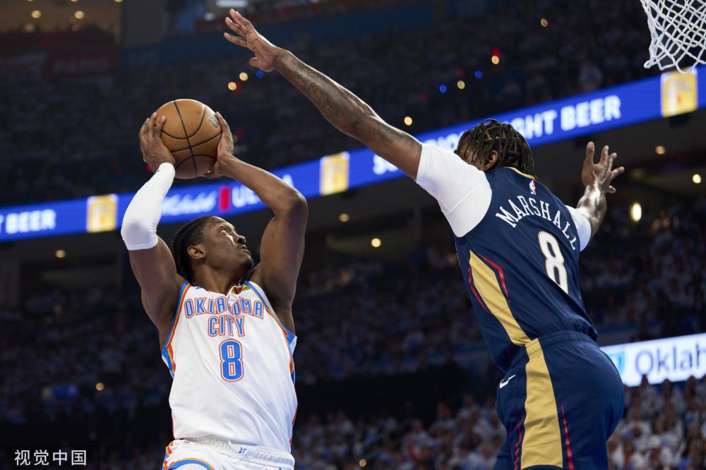 身体素质炸裂！米西一步突破过掉穆迪 直接腾空单臂反扣！.