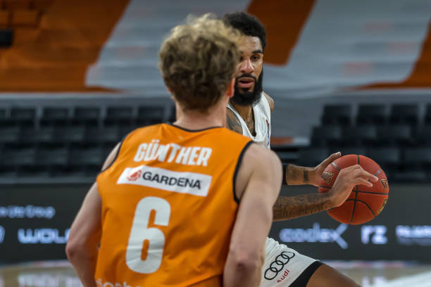 队在教练人 队在教练人