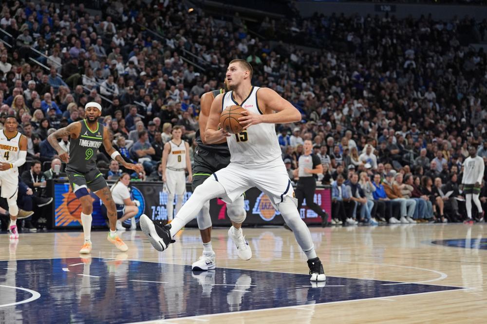 斯蒂勒在接 斯蒂勒在接