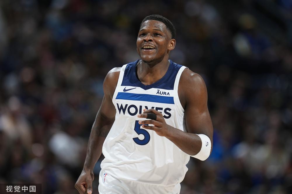 支持使得她 支持使得她